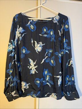 Banana Republic Floral Long-Sleeve Women's Blouse-Navy with Blue & White Flowers